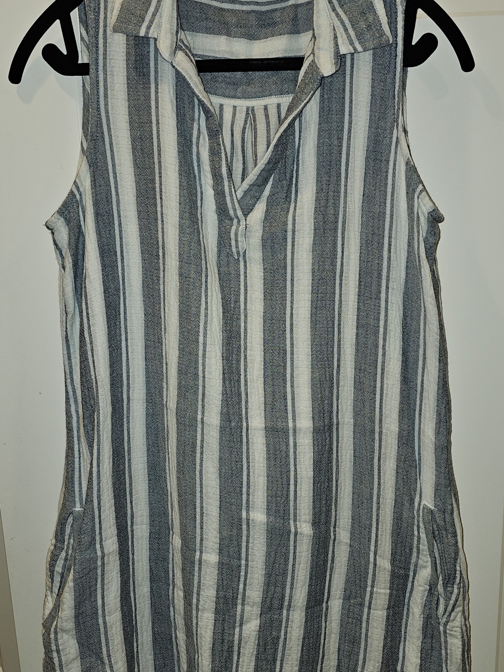 Beachlunchlounge Blue White Striped Sleeveless Split Neck Shift Dress Medium